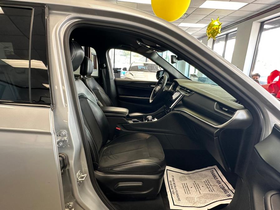 2024 Jeep Grand Cherokee L Altitude 4x4, available for sale in Inwood, New York | 5 Towns Drive. Inwood, New York 2024 Jeep Grand Cherokee L Altitude 4x4, available for sale in Inwood, New York | 5 Towns Drive. Inwood, New York