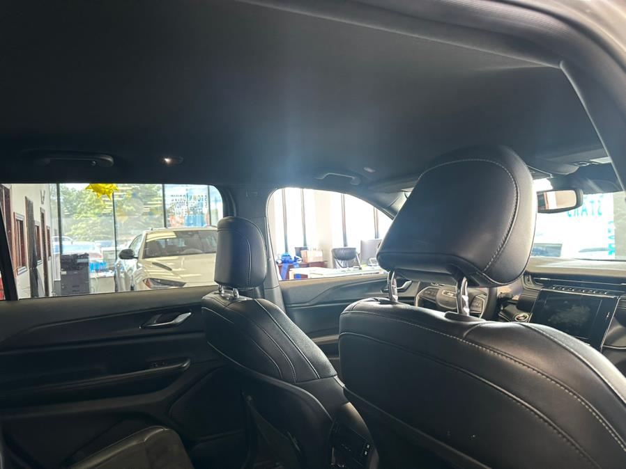 2024 Jeep Grand Cherokee L Altitude 4x4, available for sale in Inwood, New York | 5 Towns Drive. Inwood, New York 2024 Jeep Grand Cherokee L Altitude 4x4, available for sale in Inwood, New York | 5 Towns Drive. Inwood, New York
