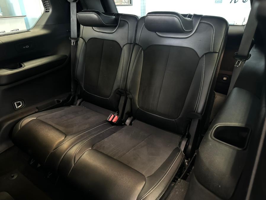 2024 Jeep Grand Cherokee L Altitude 4x4, available for sale in Inwood, New York | 5 Towns Drive. Inwood, New York 2024 Jeep Grand Cherokee L Altitude 4x4, available for sale in Inwood, New York | 5 Towns Drive. Inwood, New York