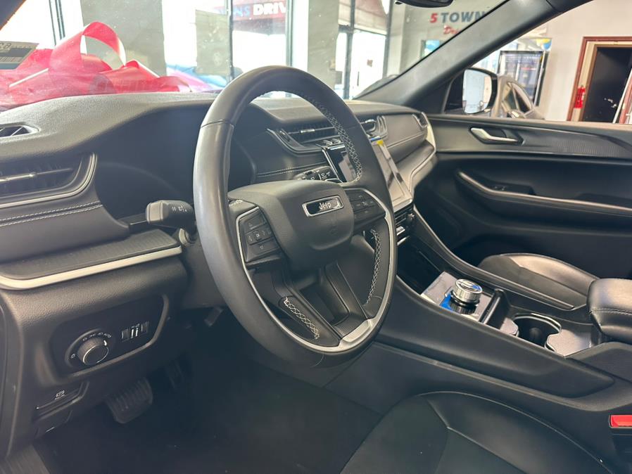 2024 Jeep Grand Cherokee L Altitude 4x4, available for sale in Inwood, New York | 5 Towns Drive. Inwood, New York 2024 Jeep Grand Cherokee L Altitude 4x4, available for sale in Inwood, New York | 5 Towns Drive. Inwood, New York