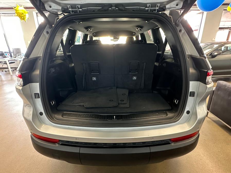 2024 Jeep Grand Cherokee L Altitude 4x4, available for sale in Inwood, New York | 5 Towns Drive. Inwood, New York 2024 Jeep Grand Cherokee L Altitude 4x4, available for sale in Inwood, New York | 5 Towns Drive. Inwood, New York