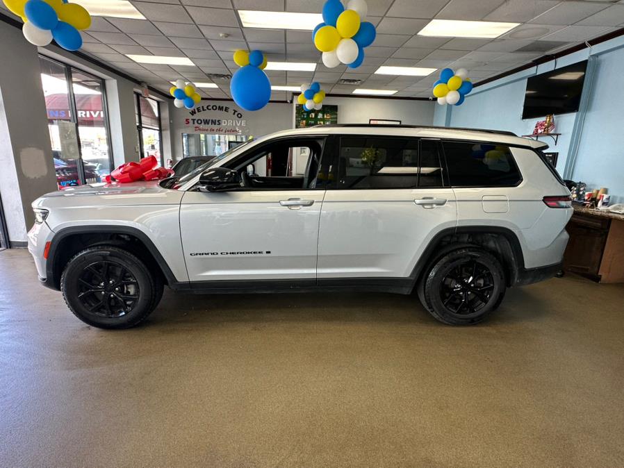 2024 Jeep Grand Cherokee L Altitude 4x4, available for sale in Inwood, New York | 5 Towns Drive. Inwood, New York 2024 Jeep Grand Cherokee L Altitude 4x4, available for sale in Inwood, New York | 5 Towns Drive. Inwood, New York