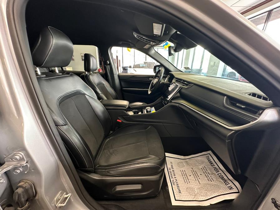 2024 Jeep Grand Cherokee L Altitude 4x4, available for sale in Inwood, New York | 5 Towns Drive. Inwood, New York 2024 Jeep Grand Cherokee L Altitude 4x4, available for sale in Inwood, New York | 5 Towns Drive. Inwood, New York