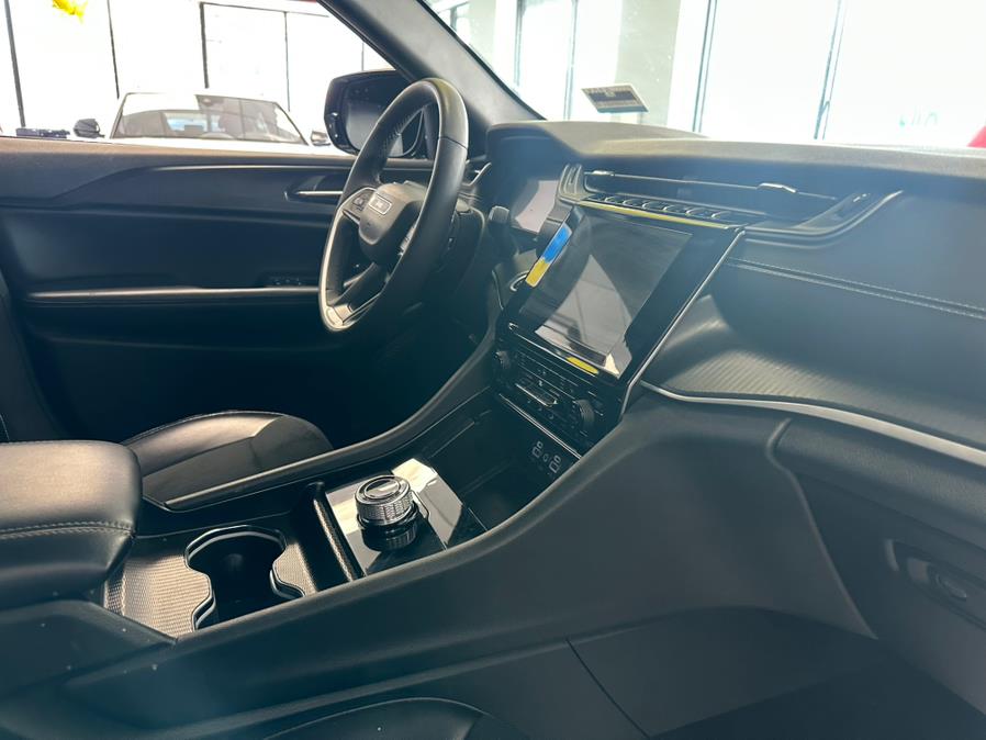2024 Jeep Grand Cherokee L Altitude 4x4, available for sale in Inwood, New York | 5 Towns Drive. Inwood, New York 2024 Jeep Grand Cherokee L Altitude 4x4, available for sale in Inwood, New York | 5 Towns Drive. Inwood, New York