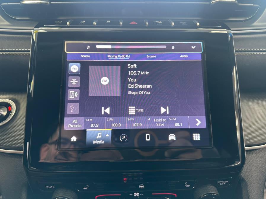 2024 Jeep Grand Cherokee L Altitude 4x4, available for sale in Inwood, New York | 5 Towns Drive. Inwood, New York 2024 Jeep Grand Cherokee L Altitude 4x4, available for sale in Inwood, New York | 5 Towns Drive. Inwood, New York