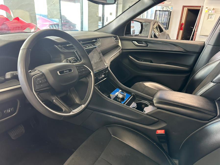 2024 Jeep Grand Cherokee L Altitude 4x4, available for sale in Inwood, New York | 5 Towns Drive. Inwood, New York 2024 Jeep Grand Cherokee L Altitude 4x4, available for sale in Inwood, New York | 5 Towns Drive. Inwood, New York