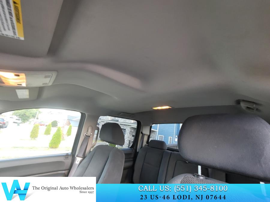 2007 Chevrolet Silverado 3500HD 4WD Crew Cab 167" DRW LT w/1LT, available for sale in Lodi, New Jersey | AW Auto & Truck Wholesalers, Inc. Lodi, New Jersey 2007 Chevrolet Silverado 3500HD 4WD Crew Cab 167" DRW LT w/1LT, available for sale in Lodi, New Jersey | AW Auto & Truck Wholesalers, Inc. Lodi, New Jersey