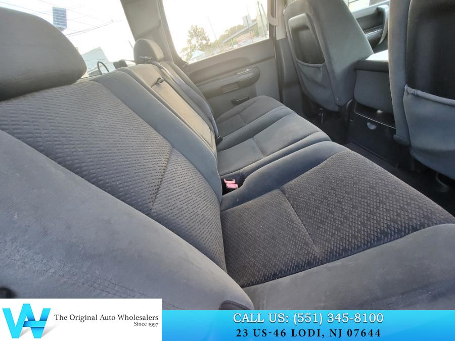 2007 Chevrolet Silverado 3500HD 4WD Crew Cab 167" DRW LT w/1LT, available for sale in Lodi, New Jersey | AW Auto & Truck Wholesalers, Inc. Lodi, New Jersey 2007 Chevrolet Silverado 3500HD 4WD Crew Cab 167" DRW LT w/1LT, available for sale in Lodi, New Jersey | AW Auto & Truck Wholesalers, Inc. Lodi, New Jersey