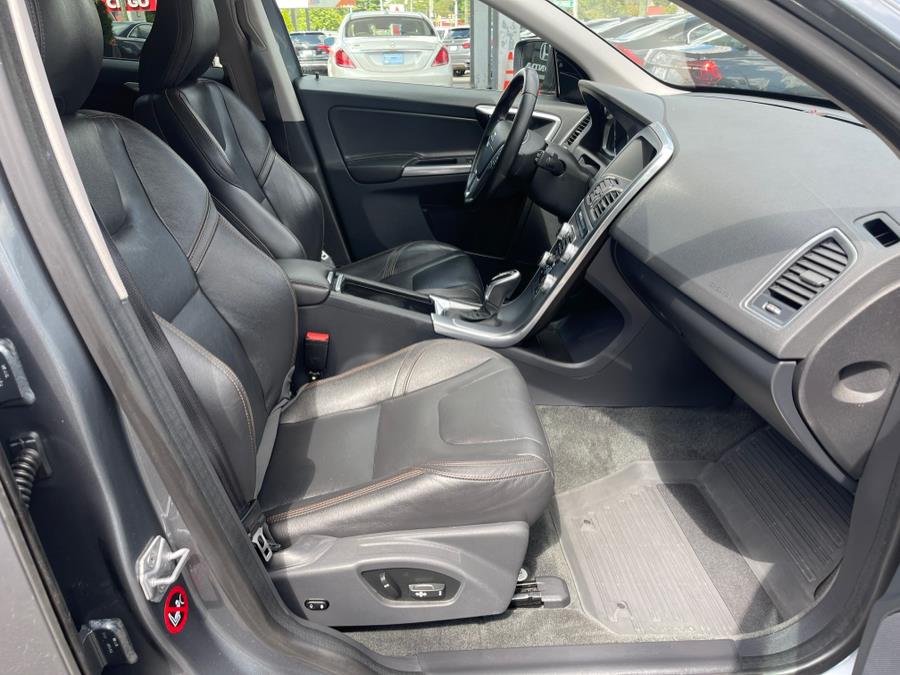 2017 Volvo XC60 T6 AWD Dynamic, available for sale in Bloomfield, Connecticut | AXA Car Sales and Repair LLC. Bloomfield, Connecticut 2017 Volvo XC60 T6 AWD Dynamic, available for sale in Bloomfield, Connecticut | AXA Car Sales and Repair LLC. Bloomfield, Connecticut