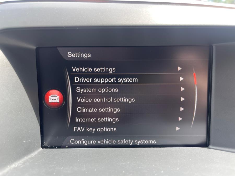 2017 Volvo XC60 T6 AWD Dynamic, available for sale in Bloomfield, Connecticut | AXA Car Sales and Repair LLC. Bloomfield, Connecticut 2017 Volvo XC60 T6 AWD Dynamic, available for sale in Bloomfield, Connecticut | AXA Car Sales and Repair LLC. Bloomfield, Connecticut
