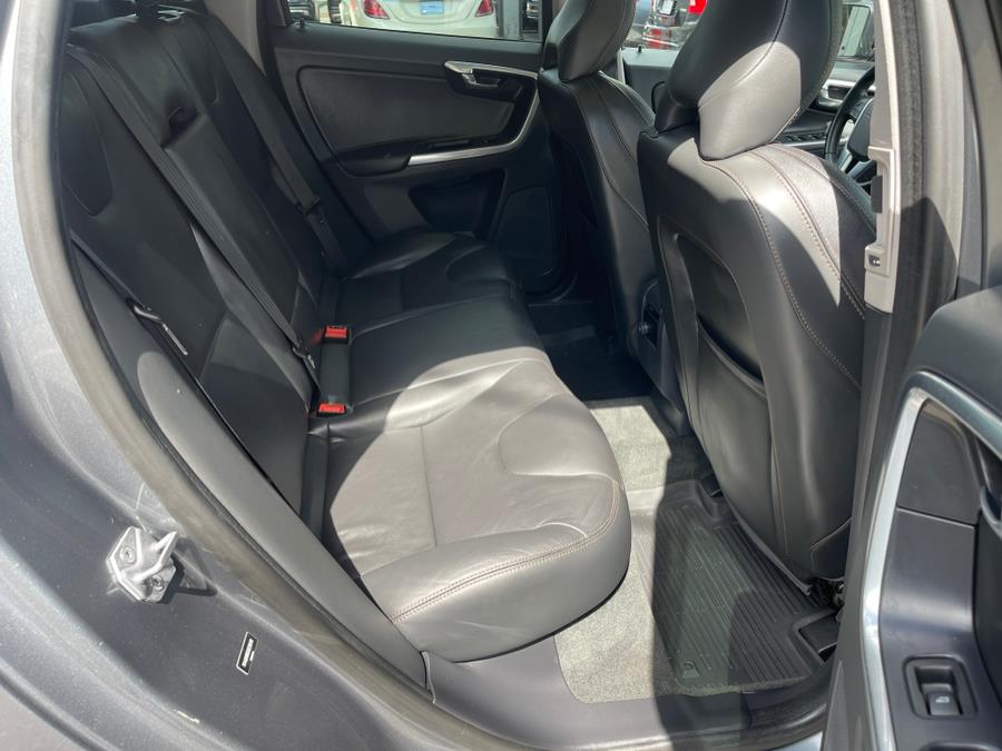 2017 Volvo XC60 T6 AWD Dynamic, available for sale in Bloomfield, Connecticut | AXA Car Sales and Repair LLC. Bloomfield, Connecticut 2017 Volvo XC60 T6 AWD Dynamic, available for sale in Bloomfield, Connecticut | AXA Car Sales and Repair LLC. Bloomfield, Connecticut