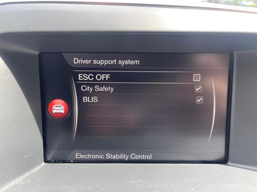 2017 Volvo XC60 T6 AWD Dynamic, available for sale in Bloomfield, Connecticut | AXA Car Sales and Repair LLC. Bloomfield, Connecticut 2017 Volvo XC60 T6 AWD Dynamic, available for sale in Bloomfield, Connecticut | AXA Car Sales and Repair LLC. Bloomfield, Connecticut