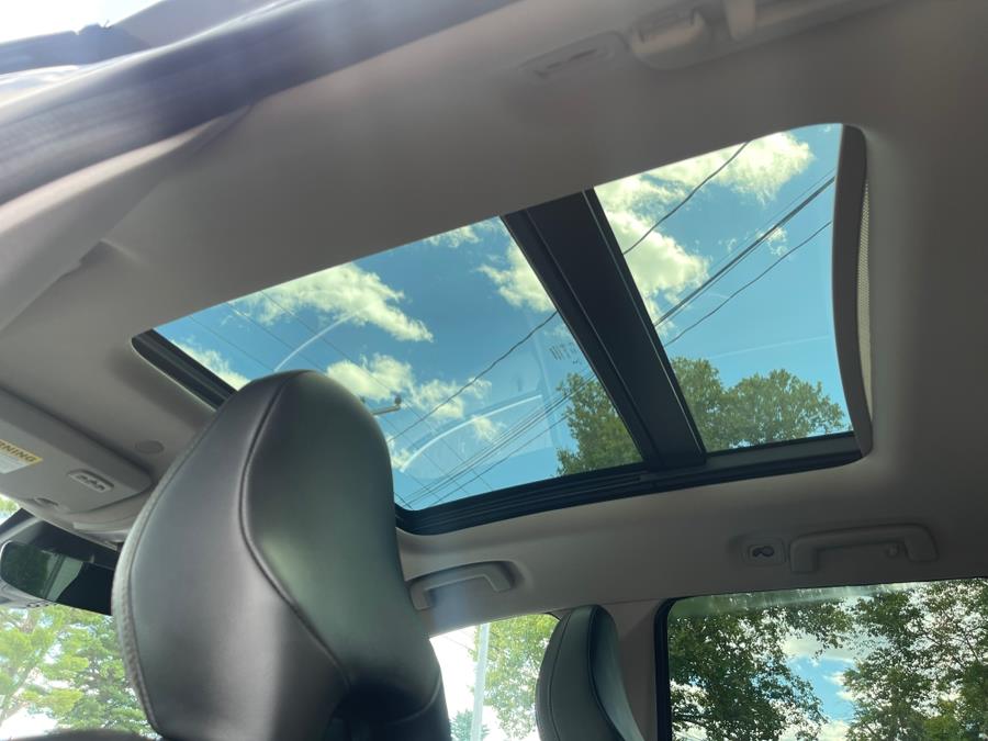 2017 Volvo XC60 T6 AWD Dynamic, available for sale in Bloomfield, Connecticut | AXA Car Sales and Repair LLC. Bloomfield, Connecticut 2017 Volvo XC60 T6 AWD Dynamic, available for sale in Bloomfield, Connecticut | AXA Car Sales and Repair LLC. Bloomfield, Connecticut
