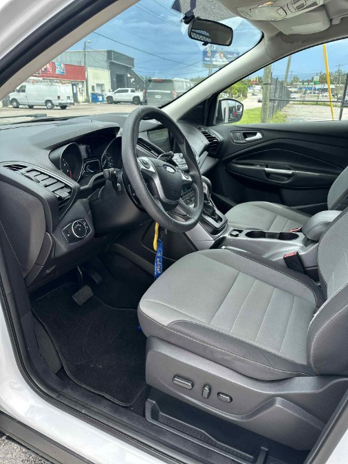 2016 Ford Escape 4WD 4dr SE, available for sale in Orlando, Florida | Mickeys Driver Mart. Orlando, Florida 2016 Ford Escape 4WD 4dr SE, available for sale in Orlando, Florida | Mickeys Driver Mart. Orlando, Florida