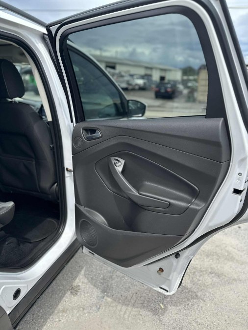 2016 Ford Escape 4WD 4dr SE, available for sale in Orlando, Florida | Mickeys Driver Mart. Orlando, Florida 2016 Ford Escape 4WD 4dr SE, available for sale in Orlando, Florida | Mickeys Driver Mart. Orlando, Florida