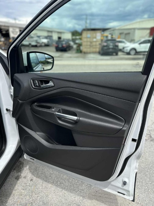 2016 Ford Escape 4WD 4dr SE, available for sale in Orlando, Florida | Mickeys Driver Mart. Orlando, Florida 2016 Ford Escape 4WD 4dr SE, available for sale in Orlando, Florida | Mickeys Driver Mart. Orlando, Florida