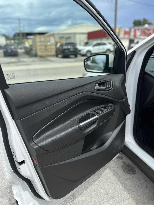 2016 Ford Escape 4WD 4dr SE, available for sale in Orlando, Florida | Mickeys Driver Mart. Orlando, Florida 2016 Ford Escape 4WD 4dr SE, available for sale in Orlando, Florida | Mickeys Driver Mart. Orlando, Florida