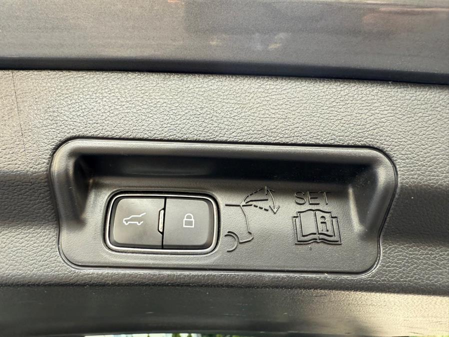 2022 Ford Explorer XLT 4WD, available for sale in Port Chester, New York | JC Lopez Auto Sales Corp. Port Chester, New York 2022 Ford Explorer XLT 4WD, available for sale in Port Chester, New York | JC Lopez Auto Sales Corp. Port Chester, New York