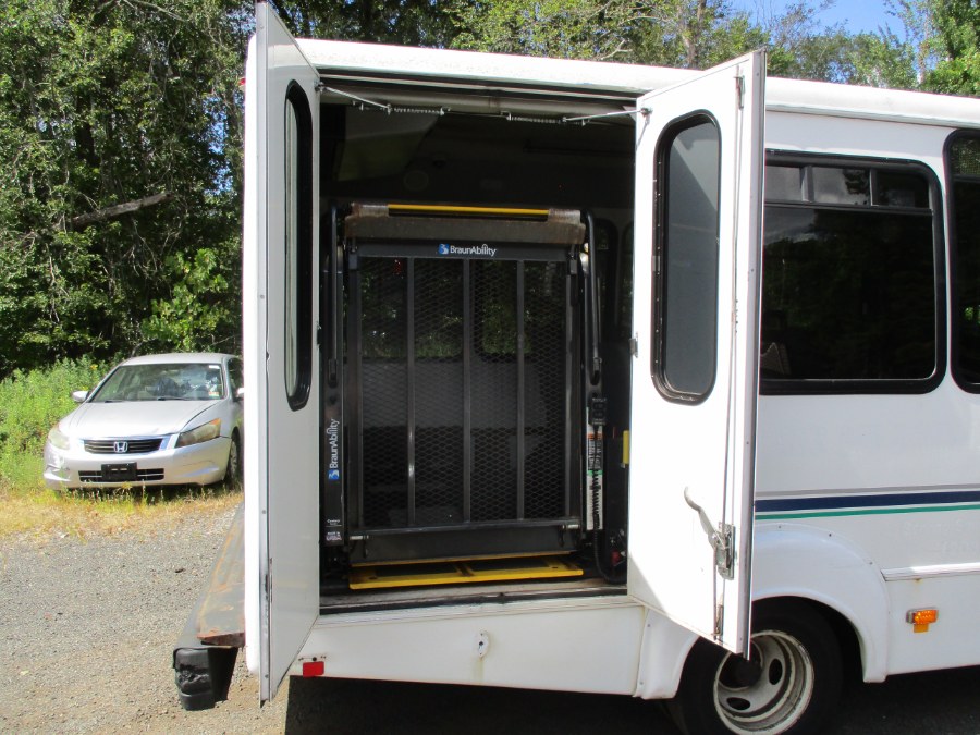 2016 Ford Econoline Commercial Cutaway E-350 Bus / Van, available for sale in Meriden, Connecticut | Cos Central Auto. Meriden, Connecticut 2016 Ford Econoline Commercial Cutaway E-350 Bus / Van, available for sale in Meriden, Connecticut | Cos Central Auto. Meriden, Connecticut