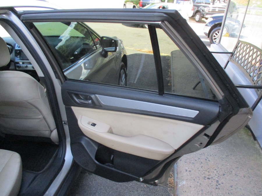 2015 Subaru Outback 4dr Wgn 2.5i Premium PZEV, available for sale in Meriden, Connecticut | Cos Central Auto. Meriden, Connecticut 2015 Subaru Outback 4dr Wgn 2.5i Premium PZEV, available for sale in Meriden, Connecticut | Cos Central Auto. Meriden, Connecticut