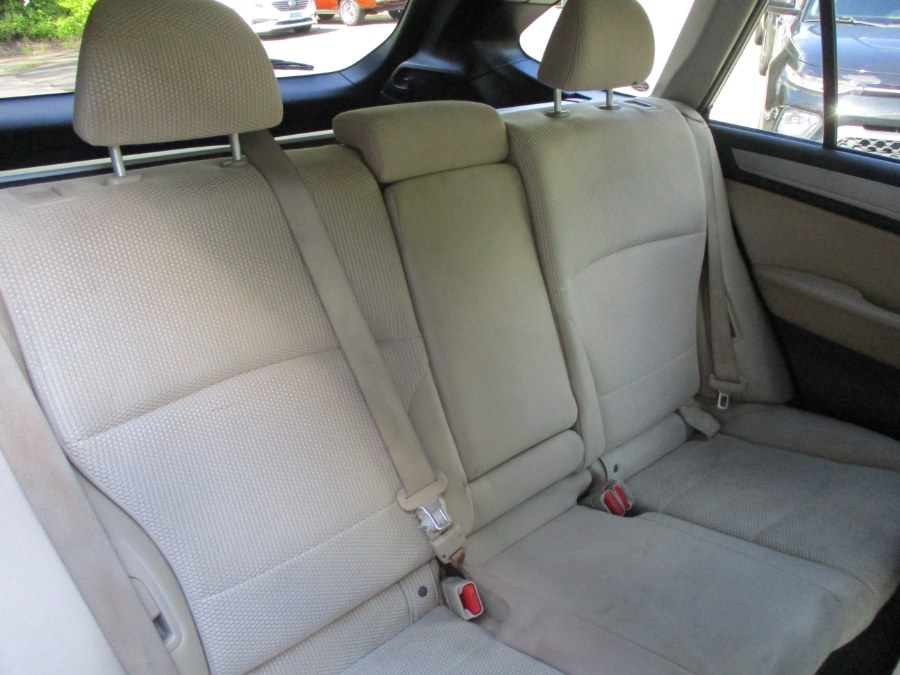2015 Subaru Outback 4dr Wgn 2.5i Premium PZEV, available for sale in Meriden, Connecticut | Cos Central Auto. Meriden, Connecticut 2015 Subaru Outback 4dr Wgn 2.5i Premium PZEV, available for sale in Meriden, Connecticut | Cos Central Auto. Meriden, Connecticut