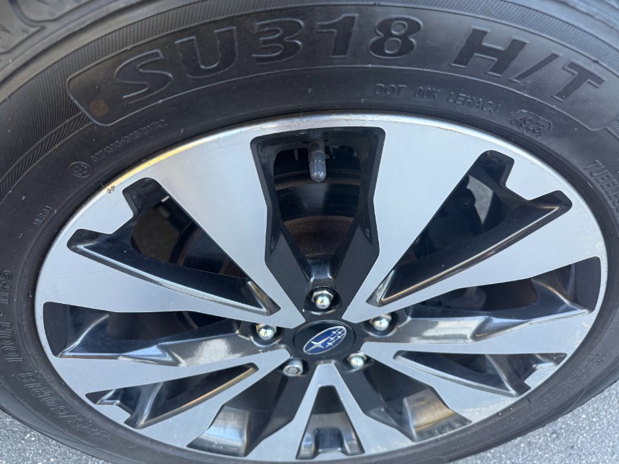 2016 Subaru Outback 4dr Wgn 2.5i Limited PZEV, available for sale in Bristol, Connecticut | Bristol Auto Center LLC. Bristol, Connecticut 2016 Subaru Outback 4dr Wgn 2.5i Limited PZEV, available for sale in Bristol, Connecticut | Bristol Auto Center LLC. Bristol, Connecticut