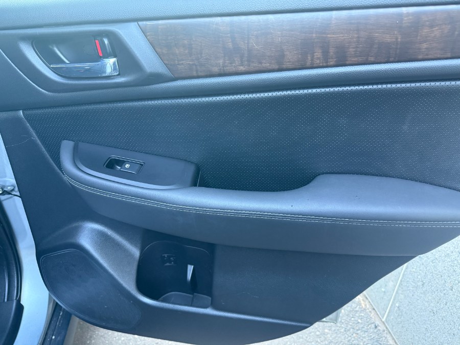 2016 Subaru Outback 4dr Wgn 2.5i Limited PZEV, available for sale in Bristol, Connecticut | Bristol Auto Center LLC. Bristol, Connecticut 2016 Subaru Outback 4dr Wgn 2.5i Limited PZEV, available for sale in Bristol, Connecticut | Bristol Auto Center LLC. Bristol, Connecticut