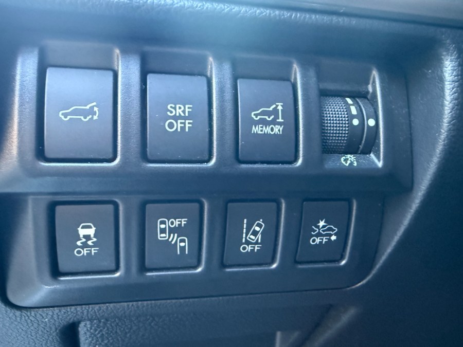 2016 Subaru Outback 4dr Wgn 2.5i Limited PZEV, available for sale in Bristol, Connecticut | Bristol Auto Center LLC. Bristol, Connecticut 2016 Subaru Outback 4dr Wgn 2.5i Limited PZEV, available for sale in Bristol, Connecticut | Bristol Auto Center LLC. Bristol, Connecticut