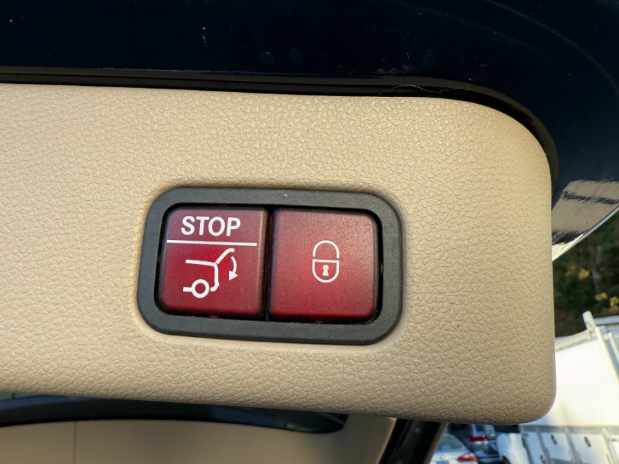 2014 Mercedes-Benz M-Class 4MATIC 4dr ML 550, available for sale in Bristol, Connecticut | Bristol Auto Center LLC. Bristol, Connecticut 2014 Mercedes-Benz M-Class 4MATIC 4dr ML 550, available for sale in Bristol, Connecticut | Bristol Auto Center LLC. Bristol, Connecticut