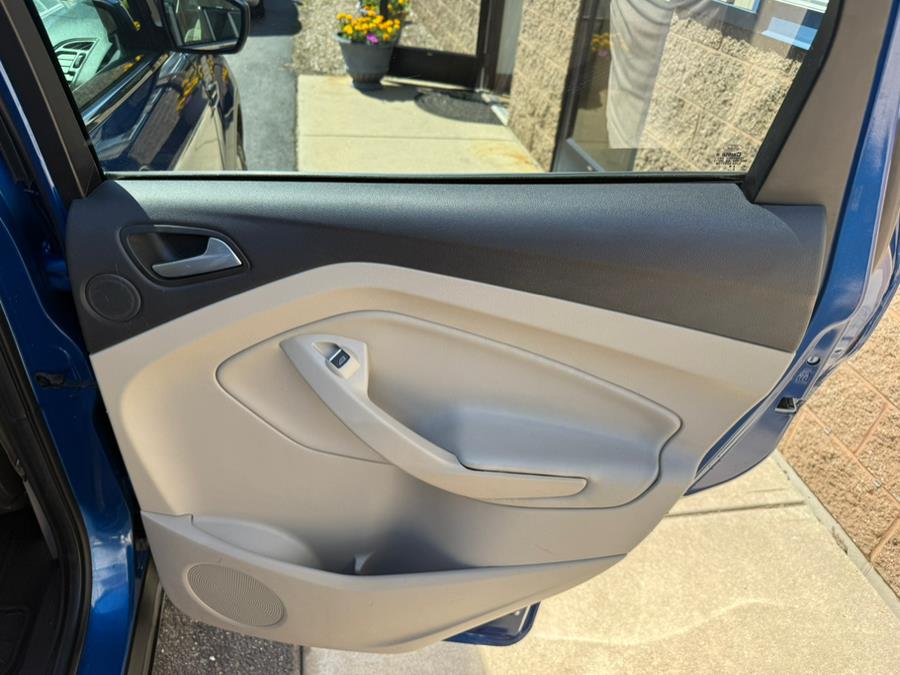 2017 Ford Escape SE 4WD, available for sale in East Windsor, Connecticut | Century Auto And Truck. East Windsor, Connecticut 2017 Ford Escape SE 4WD, available for sale in East Windsor, Connecticut | Century Auto And Truck. East Windsor, Connecticut
