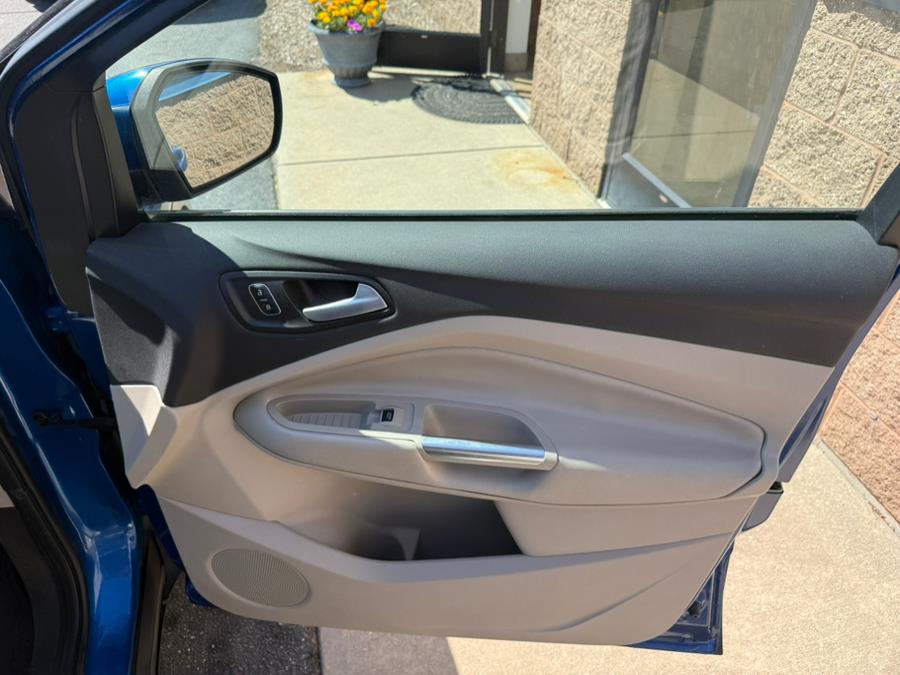 2017 Ford Escape SE 4WD, available for sale in East Windsor, Connecticut | Century Auto And Truck. East Windsor, Connecticut 2017 Ford Escape SE 4WD, available for sale in East Windsor, Connecticut | Century Auto And Truck. East Windsor, Connecticut