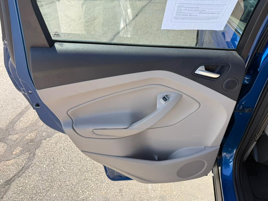 2017 Ford Escape SE 4WD, available for sale in East Windsor, Connecticut | Century Auto And Truck. East Windsor, Connecticut 2017 Ford Escape SE 4WD, available for sale in East Windsor, Connecticut | Century Auto And Truck. East Windsor, Connecticut