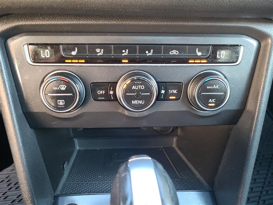 2021 Volkswagen Tiguan 2.0T SE 4MOTION, available for sale in Canton, Connecticut | Lava Motors. Canton, Connecticut 2021 Volkswagen Tiguan 2.0T SE 4MOTION, available for sale in Canton, Connecticut | Lava Motors. Canton, Connecticut