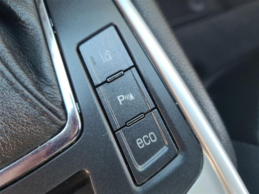 2013 Cadillac SRX AWD 4dr Performance Collection, available for sale in Canton, Connecticut | Lava Motors. Canton, Connecticut 2013 Cadillac SRX AWD 4dr Performance Collection, available for sale in Canton, Connecticut | Lava Motors. Canton, Connecticut