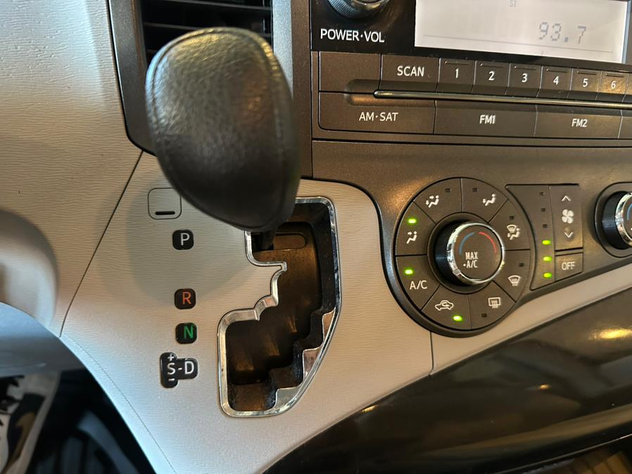 2013 Toyota Sienna 5dr 7-Pass Van V6 L FWD (Natl), available for sale in West Hartford, Connecticut | AutoMax. West Hartford, Connecticut 2013 Toyota Sienna 5dr 7-Pass Van V6 L FWD (Natl), available for sale in West Hartford, Connecticut | AutoMax. West Hartford, Connecticut