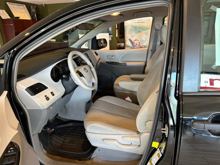 2013 Toyota Sienna 5dr 7-Pass Van V6 L FWD (Natl), available for sale in West Hartford, Connecticut | AutoMax. West Hartford, Connecticut 2013 Toyota Sienna 5dr 7-Pass Van V6 L FWD (Natl), available for sale in West Hartford, Connecticut | AutoMax. West Hartford, Connecticut