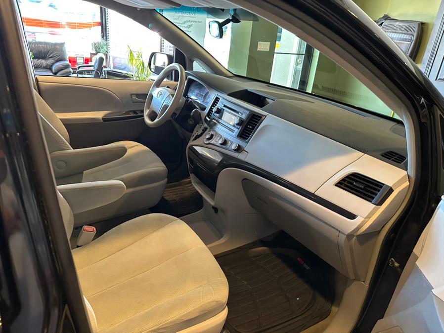 2013 Toyota Sienna 5dr 7-Pass Van V6 L FWD (Natl), available for sale in West Hartford, Connecticut | AutoMax. West Hartford, Connecticut 2013 Toyota Sienna 5dr 7-Pass Van V6 L FWD (Natl), available for sale in West Hartford, Connecticut | AutoMax. West Hartford, Connecticut