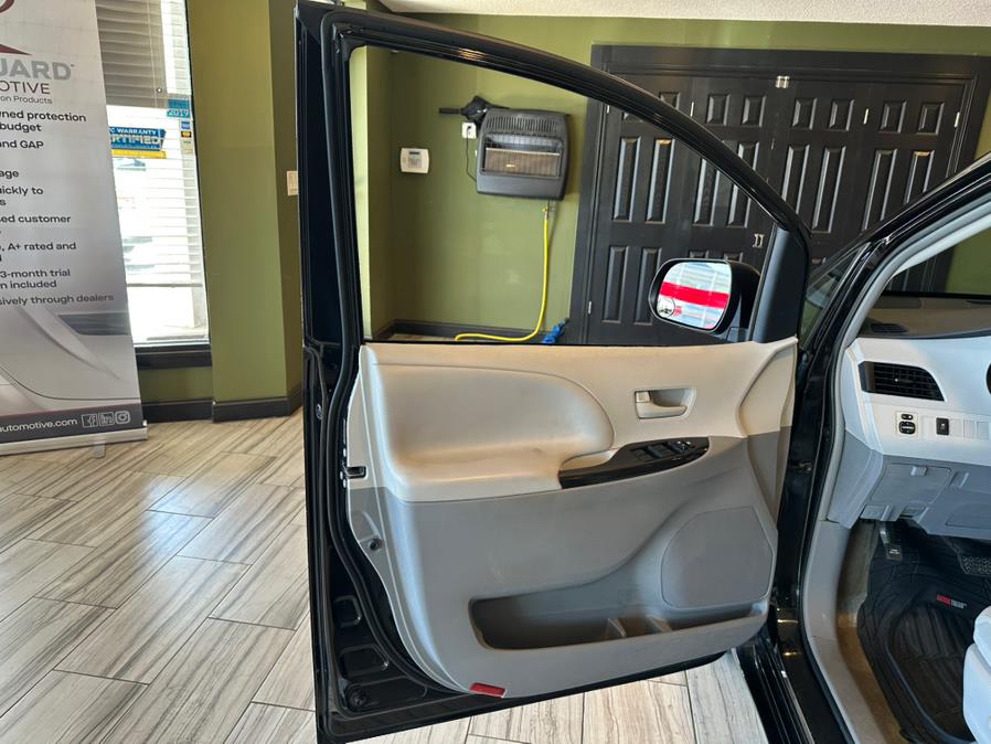 2013 Toyota Sienna 5dr 7-Pass Van V6 L FWD (Natl), available for sale in West Hartford, Connecticut | AutoMax. West Hartford, Connecticut 2013 Toyota Sienna 5dr 7-Pass Van V6 L FWD (Natl), available for sale in West Hartford, Connecticut | AutoMax. West Hartford, Connecticut