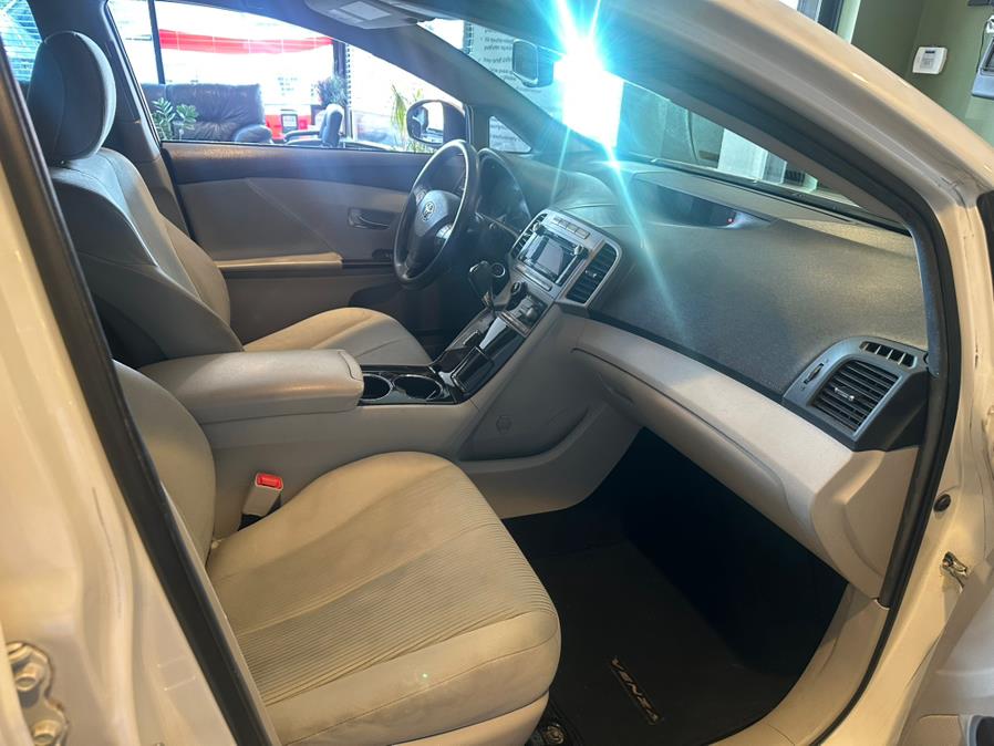 2012 Toyota Venza 4dr Wgn I4 AWD LE (Natl), available for sale in West Hartford, Connecticut | AutoMax. West Hartford, Connecticut 2012 Toyota Venza 4dr Wgn I4 AWD LE (Natl), available for sale in West Hartford, Connecticut | AutoMax. West Hartford, Connecticut