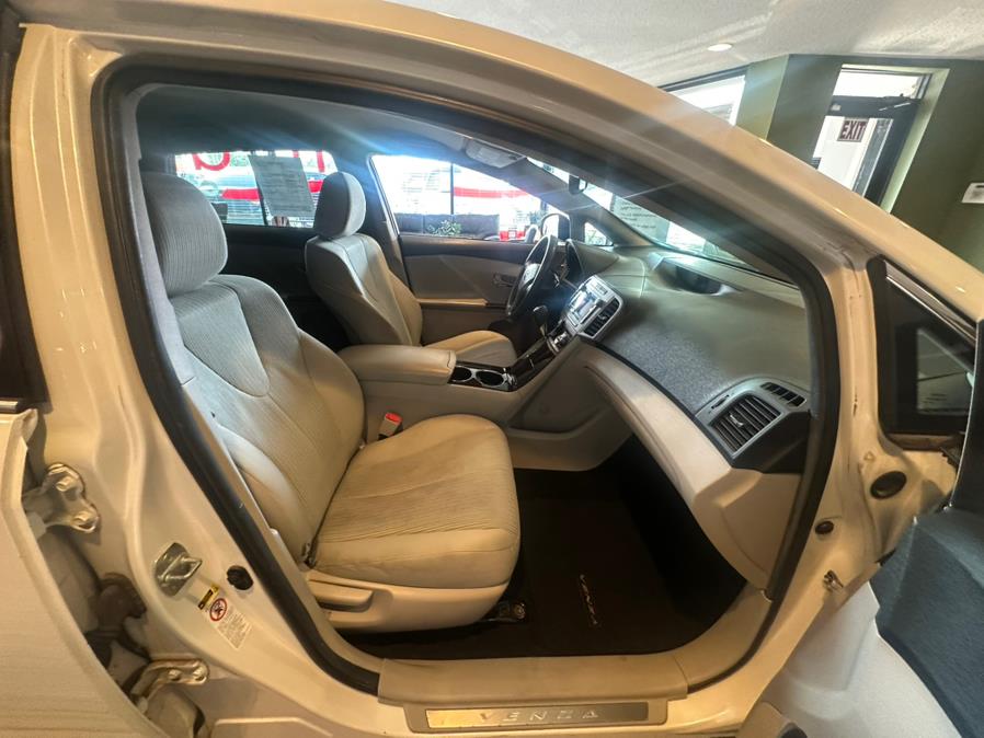 2012 Toyota Venza 4dr Wgn I4 AWD LE (Natl), available for sale in West Hartford, Connecticut | AutoMax. West Hartford, Connecticut 2012 Toyota Venza 4dr Wgn I4 AWD LE (Natl), available for sale in West Hartford, Connecticut | AutoMax. West Hartford, Connecticut