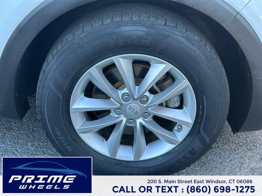2017 Kia Sorento LX V6 AWD, available for sale in East Windsor, Connecticut | Prime Wheels. East Windsor, Connecticut 2017 Kia Sorento LX V6 AWD, available for sale in East Windsor, Connecticut | Prime Wheels. East Windsor, Connecticut