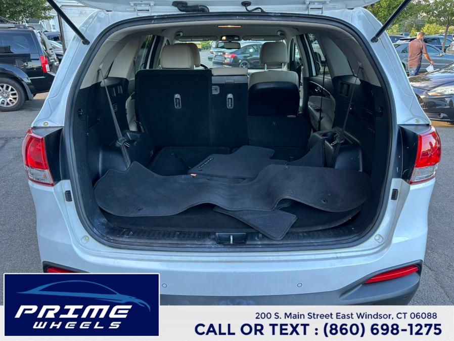 2017 Kia Sorento LX V6 AWD, available for sale in East Windsor, Connecticut | Prime Wheels. East Windsor, Connecticut 2017 Kia Sorento LX V6 AWD, available for sale in East Windsor, Connecticut | Prime Wheels. East Windsor, Connecticut