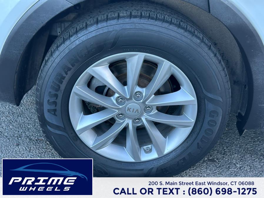 2017 Kia Sorento LX V6 AWD, available for sale in East Windsor, Connecticut | Prime Wheels. East Windsor, Connecticut 2017 Kia Sorento LX V6 AWD, available for sale in East Windsor, Connecticut | Prime Wheels. East Windsor, Connecticut