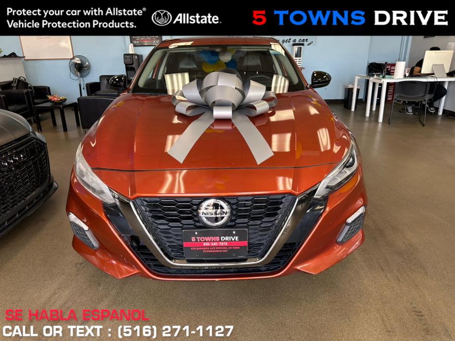 2022 Nissan Altima 2.5 SR Sedan, available for sale in Inwood, New York | 5 Towns Drive. Inwood, New York 2022 Nissan Altima 2.5 SR Sedan, available for sale in Inwood, New York | 5 Towns Drive. Inwood, New York