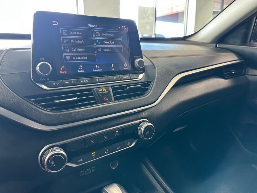 2022 Nissan Altima 2.5 SR Sedan, available for sale in Inwood, New York | 5 Towns Drive. Inwood, New York 2022 Nissan Altima 2.5 SR Sedan, available for sale in Inwood, New York | 5 Towns Drive. Inwood, New York