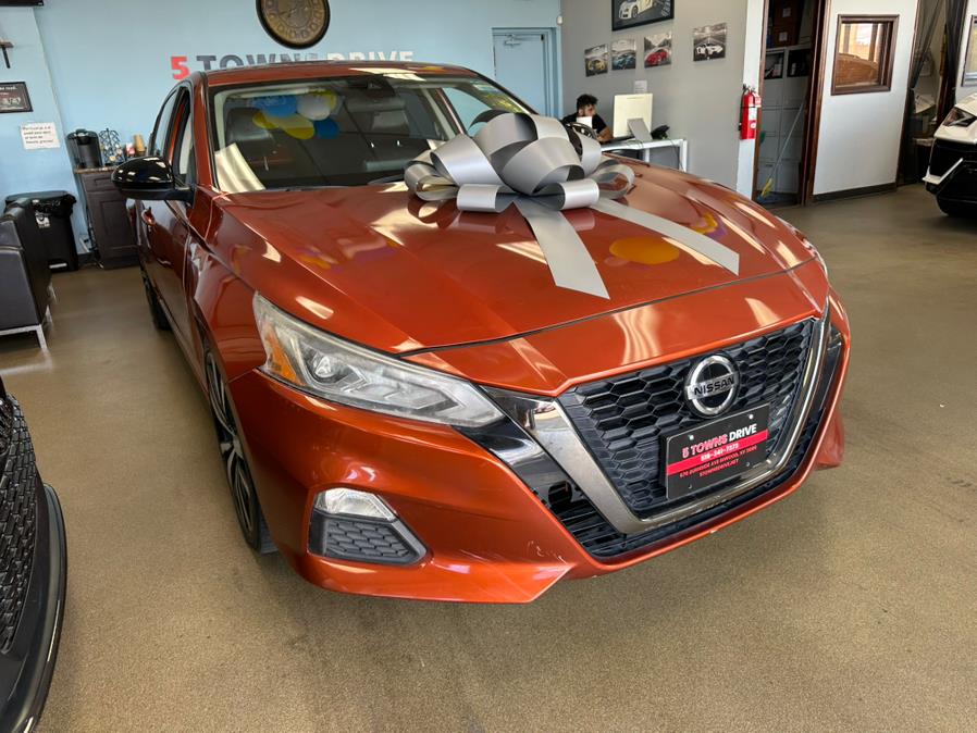 2022 Nissan Altima 2.5 SR Sedan, available for sale in Inwood, New York | 5 Towns Drive. Inwood, New York 2022 Nissan Altima 2.5 SR Sedan, available for sale in Inwood, New York | 5 Towns Drive. Inwood, New York