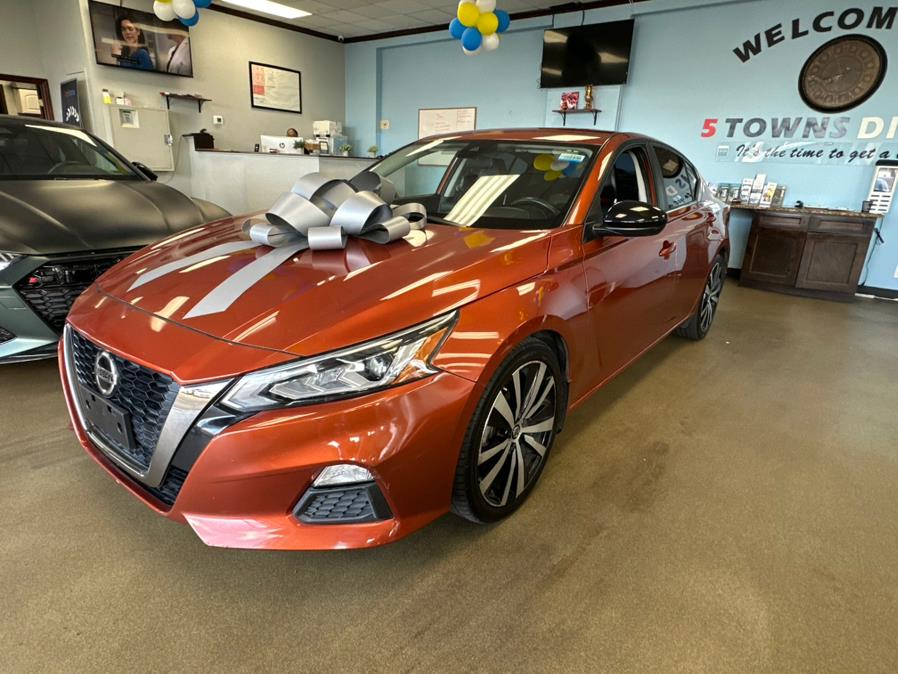 2022 Nissan Altima 2.5 SR Sedan, available for sale in Inwood, New York | 5 Towns Drive. Inwood, New York 2022 Nissan Altima 2.5 SR Sedan, available for sale in Inwood, New York | 5 Towns Drive. Inwood, New York