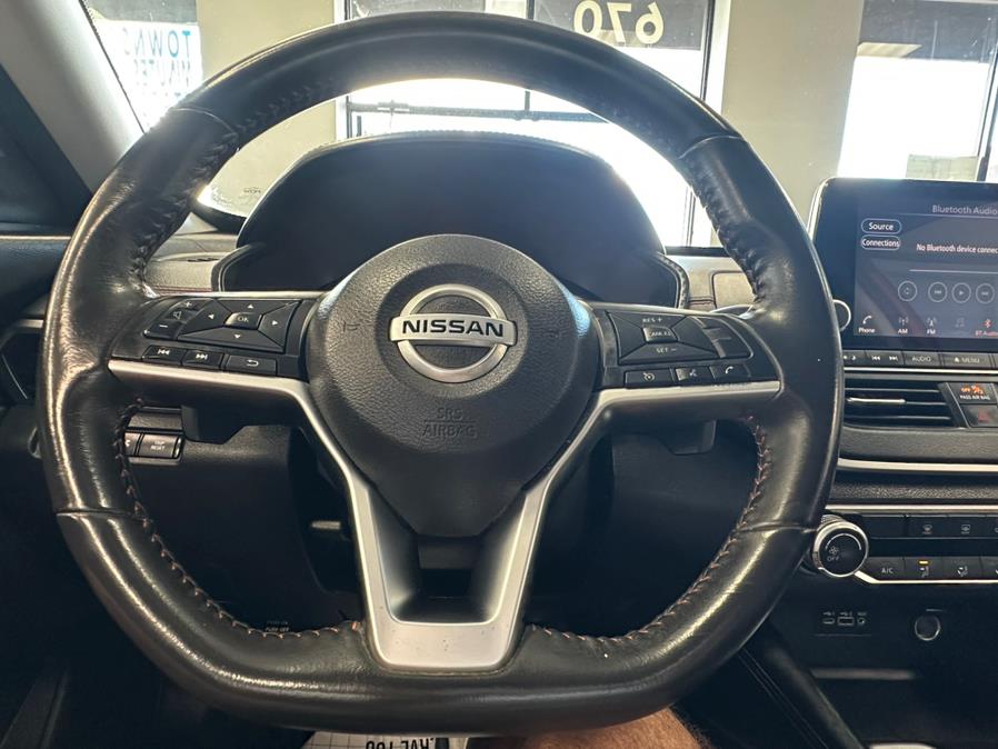 2022 Nissan Altima 2.5 SR Sedan, available for sale in Inwood, New York | 5 Towns Drive. Inwood, New York 2022 Nissan Altima 2.5 SR Sedan, available for sale in Inwood, New York | 5 Towns Drive. Inwood, New York