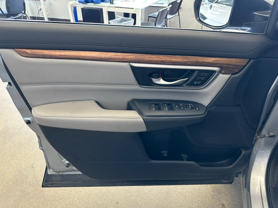 2017 Honda CR-V EX-L AWD w/Navi, available for sale in Inwood, New York | 5 Towns Drive. Inwood, New York 2017 Honda CR-V EX-L AWD w/Navi, available for sale in Inwood, New York | 5 Towns Drive. Inwood, New York