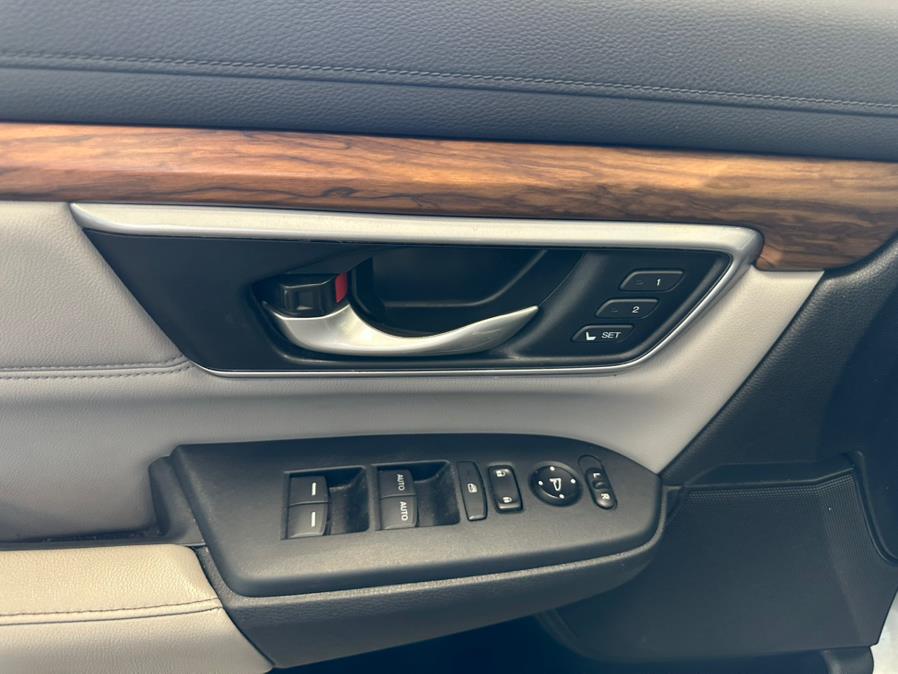 2017 Honda CR-V EX-L AWD w/Navi, available for sale in Inwood, New York | 5 Towns Drive. Inwood, New York 2017 Honda CR-V EX-L AWD w/Navi, available for sale in Inwood, New York | 5 Towns Drive. Inwood, New York